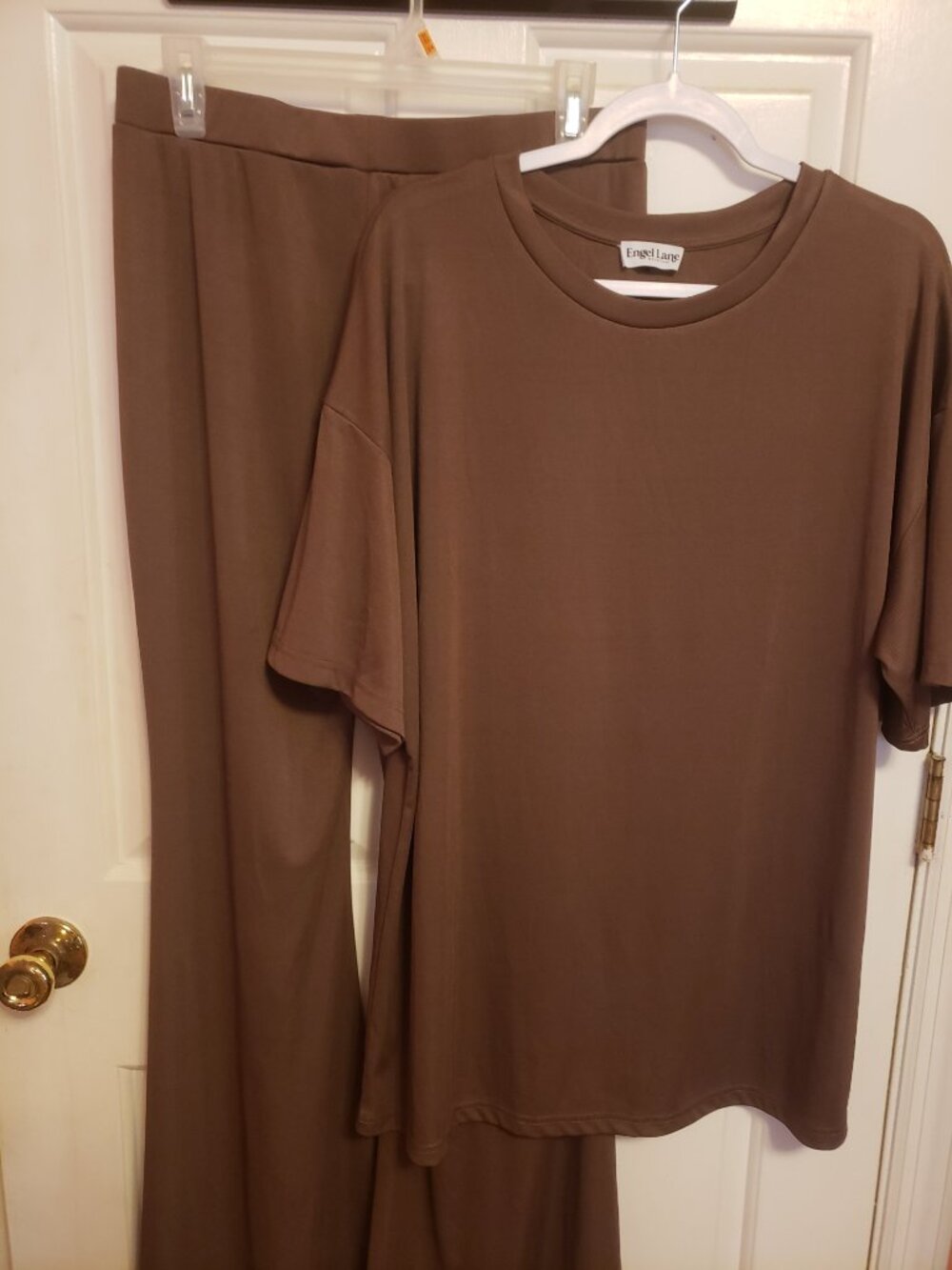 Engel Lane Boutique Size Large Lounge Set